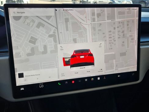 Used 2023 Tesla Model X Plaid image 17