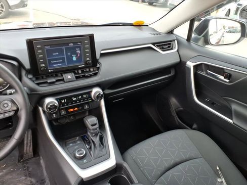 Used 2021 Toyota RAV4 XLE image 12