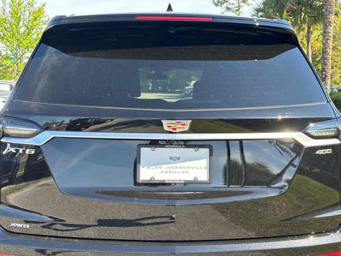 Used 2025 Cadillac XT6 Sport image 10