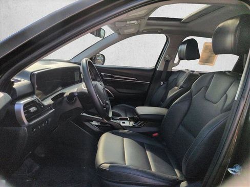 Used 2025 Kia Telluride S image 17