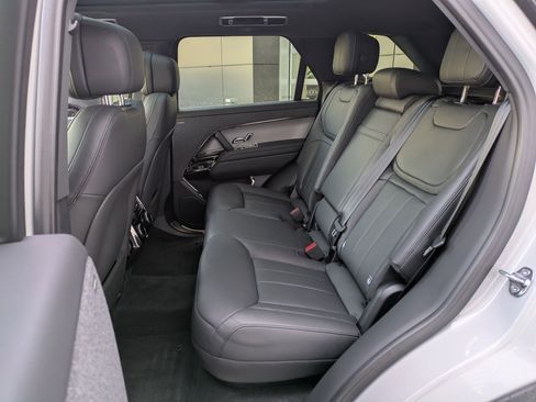 Used 2025 Land Rover Range Rover Sport SE image 30