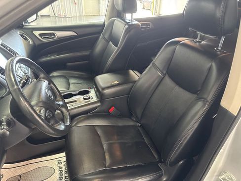Used 2019 Nissan Pathfinder SL image 9