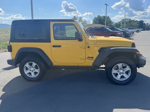 Used 2021 Jeep Wrangler Sport AWD/4WD image 2