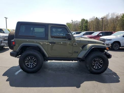 Used 2025 Jeep Wrangler Sport AWD/4WD image 6