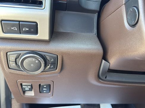 Used 2019 Ford F150 King Ranch w/ Equipment Group 601A Luxury AWD/4WD image 13
