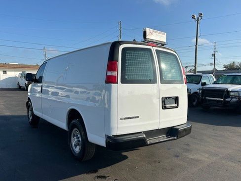 Used 2017 Chevrolet Express 2500 image 8