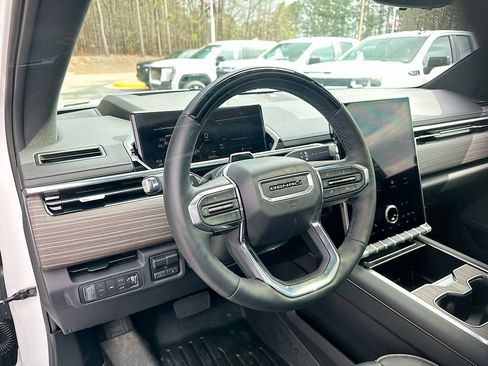 Used 2025 GMC Sierra EV Denali image 10