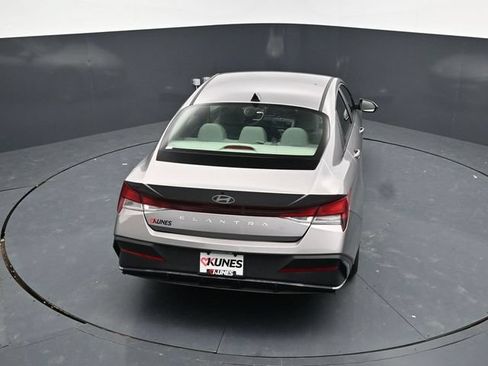 Used 2024 Hyundai Elantra SEL FWD image 44