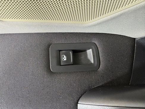 Used 2020 Volkswagen Tiguan S FWD image 41