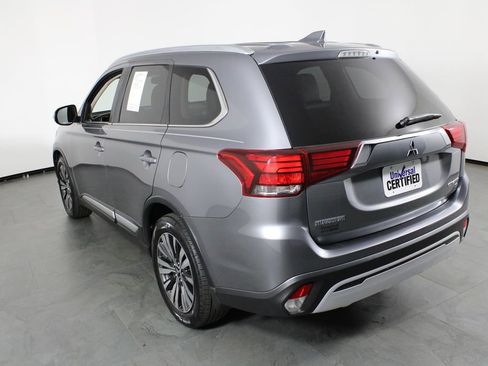 Used 2019 Mitsubishi Outlander SE image 3