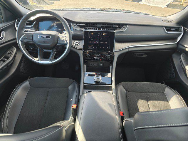 Used 2024 Jeep Grand Cherokee L Altitude AWD/4WD image 23