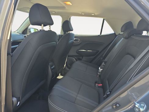 Certified 2025 Hyundai Venue SEL FWD image 18