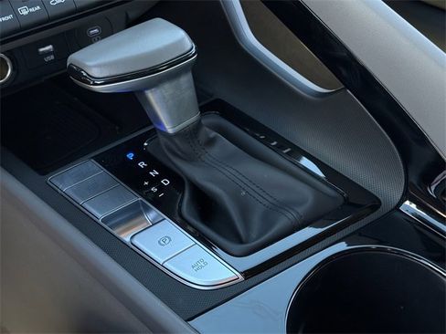 Used 2025 Hyundai Elantra SEL image 20