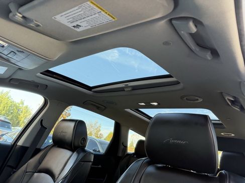 Used 2019 Buick Enclave Avenir image 16