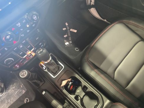 New 2026 Jeep Wrangler Unlimited Rubicon AWD/4WD image 25