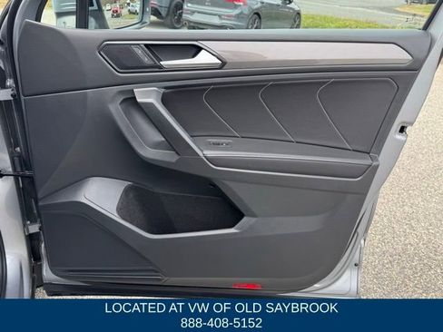Certified 2023 Volkswagen Tiguan SE w/ Panoramic Sunroof Package AWD/4WD image 27