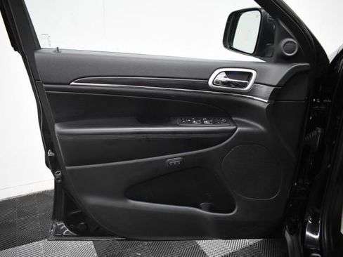 Used 2022 Jeep Grand Cherokee Limited image 8