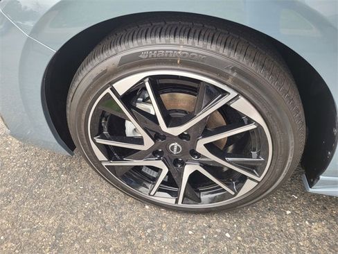 New 2025 Nissan Sentra SR image 7