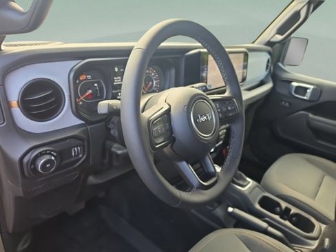 Used 2026 Jeep Wrangler Sport AWD/4WD image 14