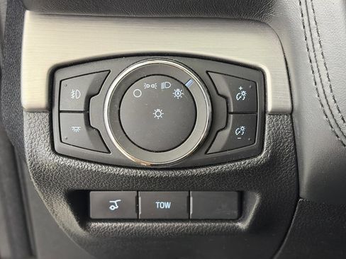 Certified 2017 Ford Explorer Platinum image 24