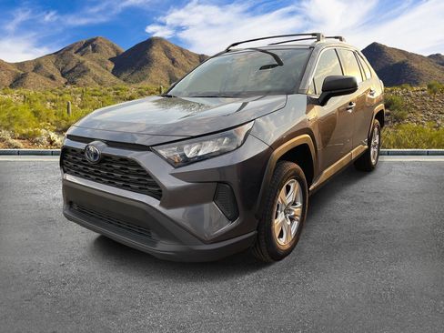 Used 2021 Toyota RAV4 LE AWD/4WD image 14
