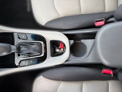 Used 2019 Hyundai Ioniq Plug-In Hybrid FWD image 21