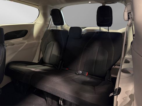 Used 2023 Chrysler Voyager LX FWD image 38
