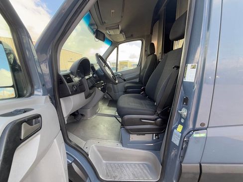 Used 2018 Mercedes-Benz Sprinter 2500 image 8