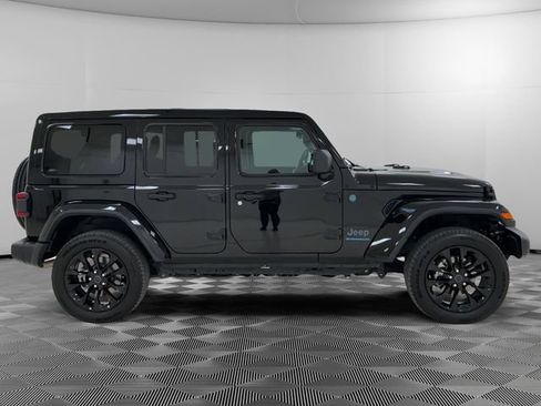 Used 2025 Jeep Wrangler Unlimited Sahara w/ Safety Group AWD/4WD image 6