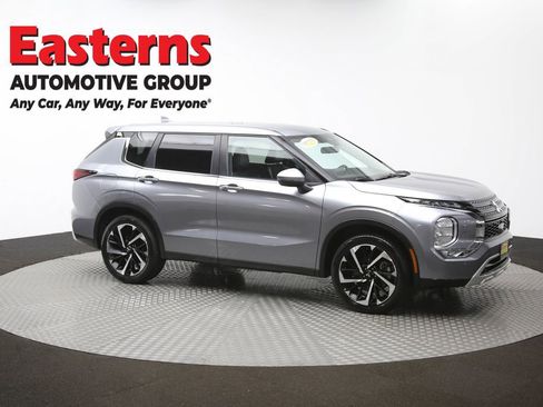 Used 2024 Mitsubishi Outlander SE image 47