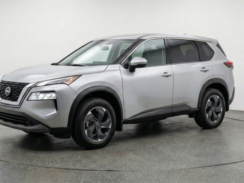 Used 2025 Nissan Rogue SV AWD/4WD image 3