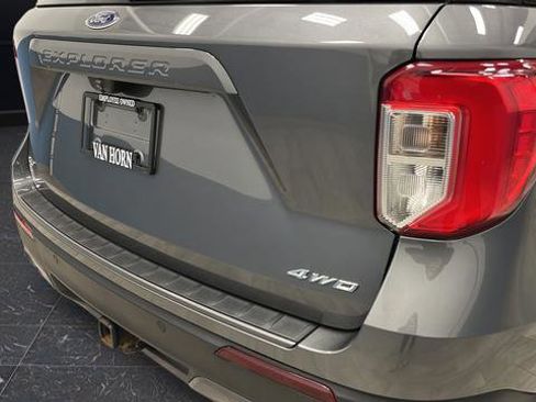 Used 2021 Ford Explorer XLT w/ XLT Sport Appearance Package image 33
