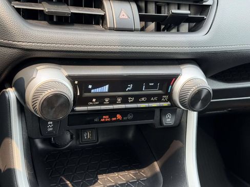 Used 2024 Toyota RAV4 LE FWD image 5