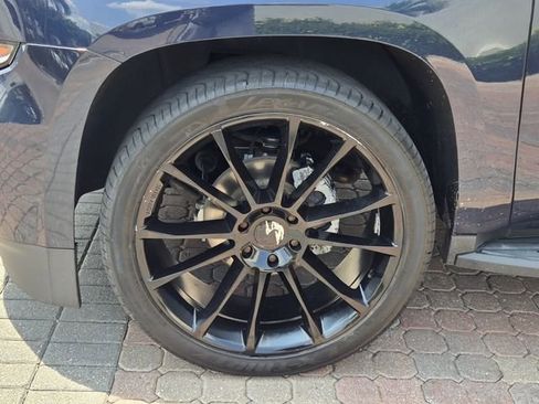 Used 2018 Chevrolet Tahoe LT RWD image 11