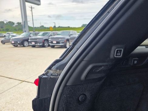 Used 2022 Jeep Grand Cherokee Summit w/ Advanced Protech Group IV AWD/4WD image 11