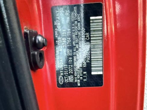 Used 2014 Hyundai Veloster w/ Technology Package 03 FWD image 30