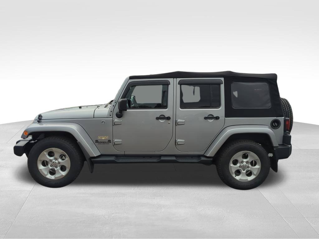 Used 2013 Jeep Wrangler Unlimited Sahara w/ Connectivity Group AWD/4WD image 3