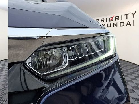 Used 2018 Honda Accord EX image 8
