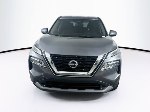 Used 2023 Nissan Rogue SV FWD image 2