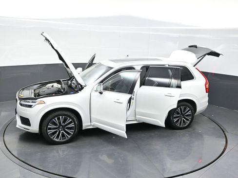 Used 2022 Volvo XC90 T6 Momentum w/ Climate Package image 40