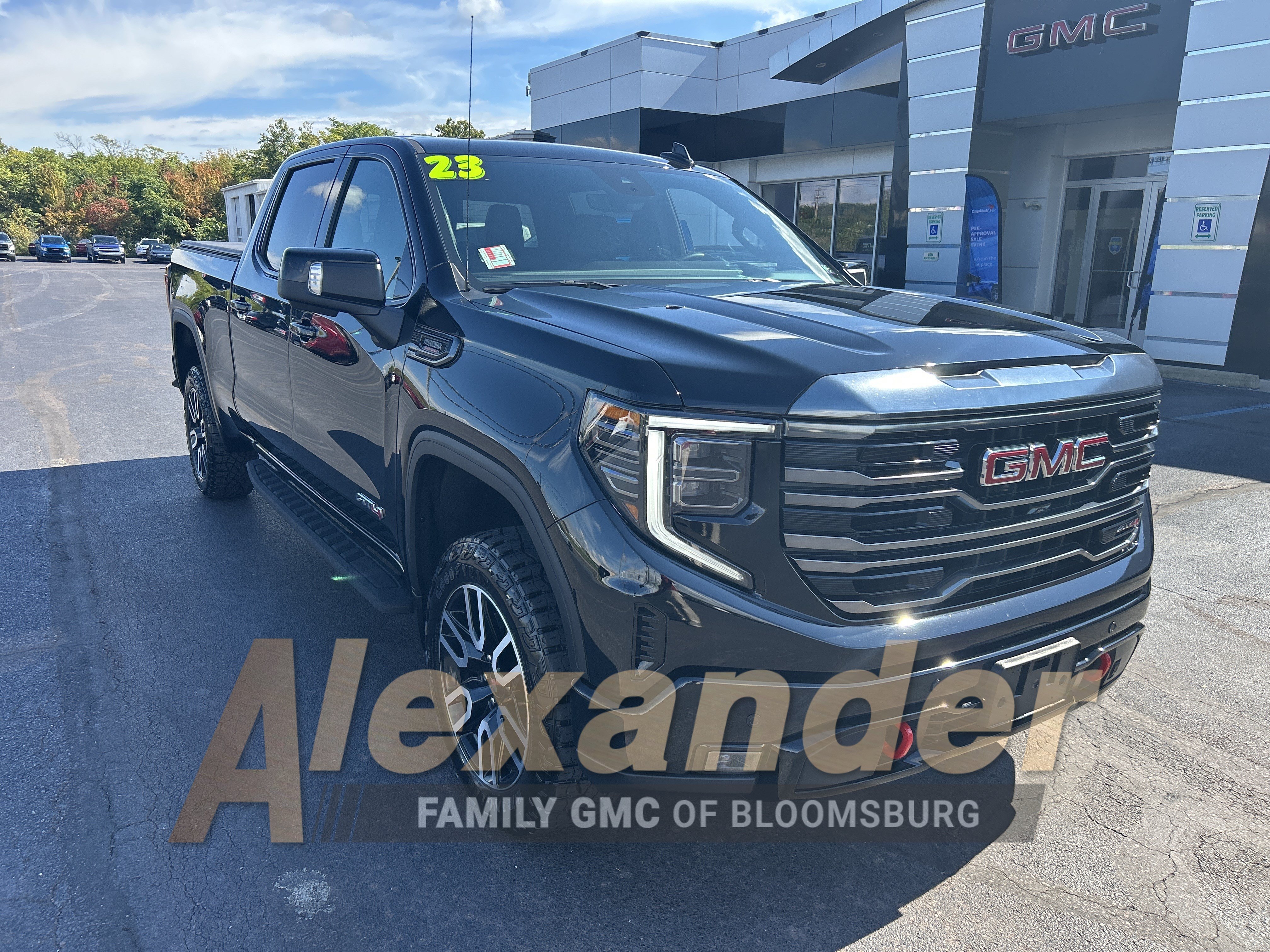 Used 2023 GMC Sierra 1500 AT4 w/ AT4 Premium Package AWD/4WD image 1