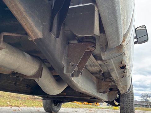 Used 2004 GMC Sierra 2500 SLE w/ Heavy-Duty Power Package image 16