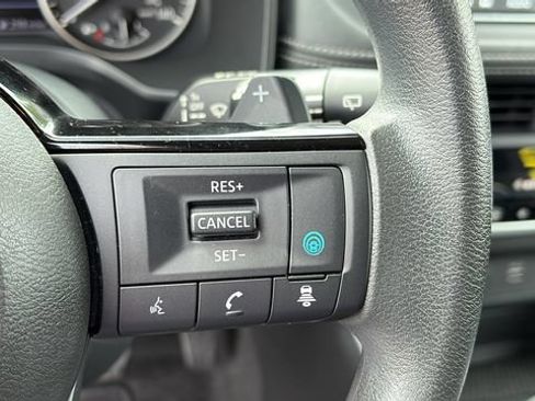 Used 2023 Nissan Rogue SV AWD/4WD image 14