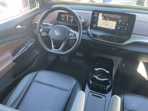 Certified 2021 Volkswagen ID.4 Pro S w/ Gradient Package image 12