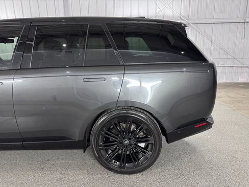 Used 2023 Land Rover Range Rover SE AWD/4WD image 12