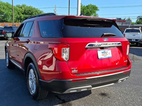 Used 2023 Ford Explorer XLT w/ Equipment Group 202A AWD/4WD image 4
