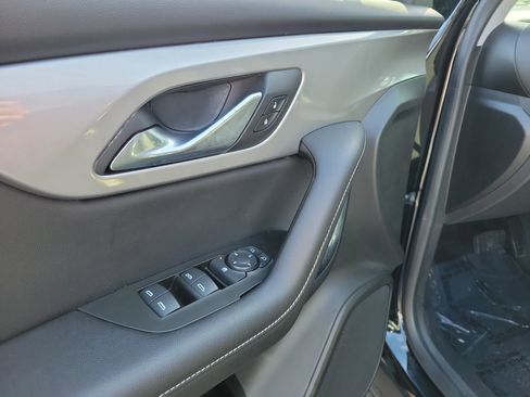 Used 2025 Chevrolet Blazer LT FWD image 18