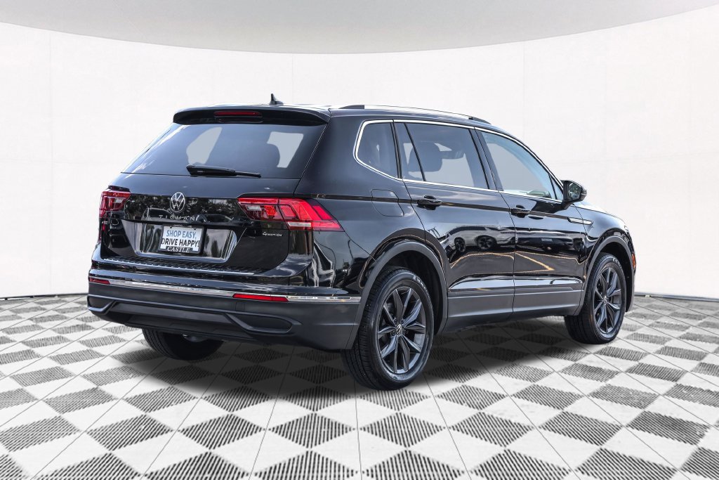 Used 2023 Volkswagen Tiguan SE w/ Panoramic Sunroof Package AWD/4WD image 13