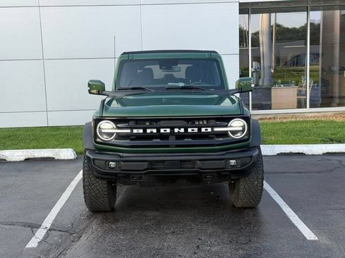 Used 2023 Ford Bronco Outer Banks w/ Sasquatch Package AWD/4WD image 3