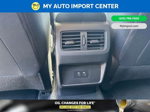 Used 2023 Nissan Rogue SV AWD/4WD image 24